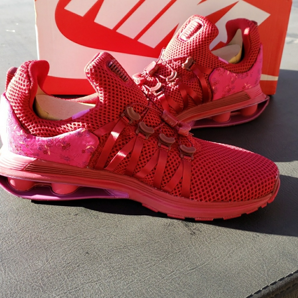 New Nike shox gravity